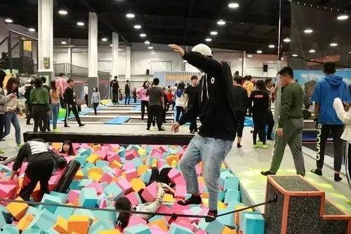 成人动感蹦床视频教程,轻松入门，享受空中跳跃乐趣